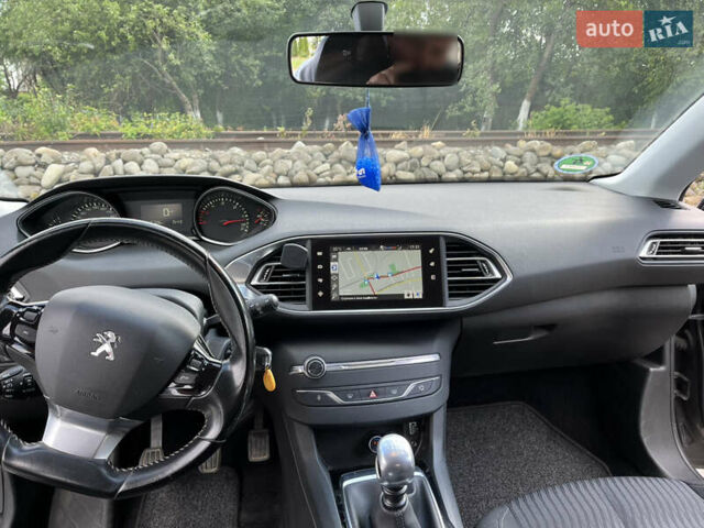 Серый Пежо 308, объемом двигателя 1.56 л и пробегом 218 тыс. км за 9700 $, фото 11 на Automoto.ua