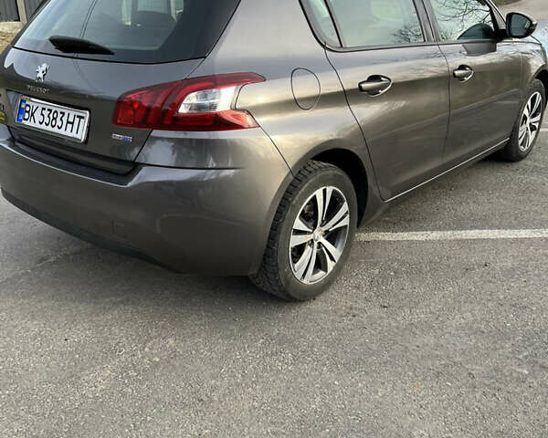 Серый Пежо 308, объемом двигателя 1.56 л и пробегом 218 тыс. км за 9700 $, фото 3 на Automoto.ua