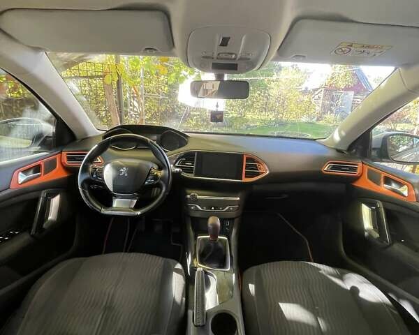 Сірий Пежо 308, об'ємом двигуна 1.56 л та пробігом 364 тис. км за 6500 $, фото 6 на Automoto.ua