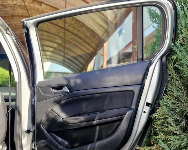 Сірий Пежо 308, об'ємом двигуна 1.6 л та пробігом 95 тис. км за 8600 $, фото 75 на Automoto.ua