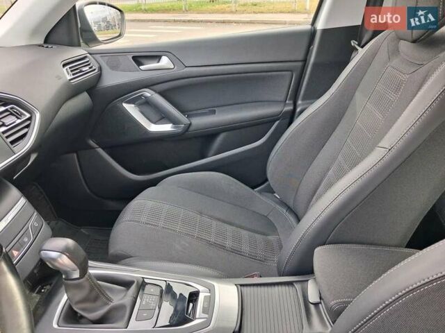 Серый Пежо 308, объемом двигателя 1.5 л и пробегом 84 тыс. км за 15400 $, фото 20 на Automoto.ua