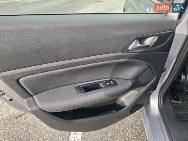 Серый Пежо 308, объемом двигателя 1.5 л и пробегом 84 тыс. км за 15400 $, фото 24 на Automoto.ua