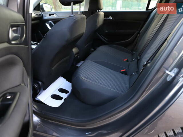 Серый Пежо 308, объемом двигателя 0 л и пробегом 19 тыс. км за 14999 $, фото 74 на Automoto.ua