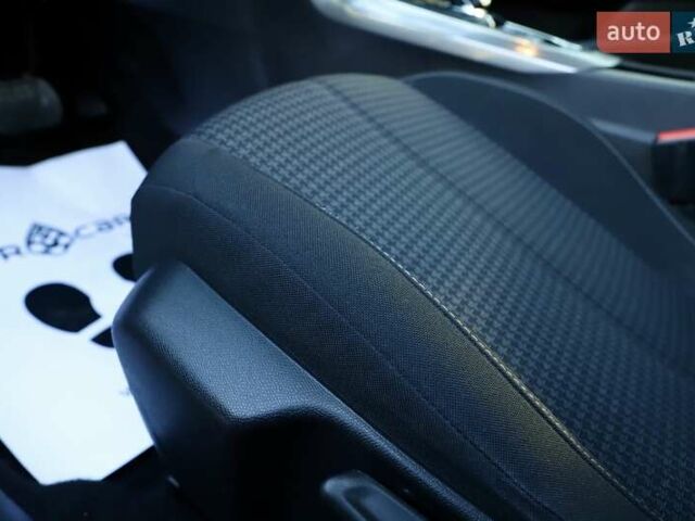 Серый Пежо 308, объемом двигателя 0 л и пробегом 19 тыс. км за 14999 $, фото 58 на Automoto.ua