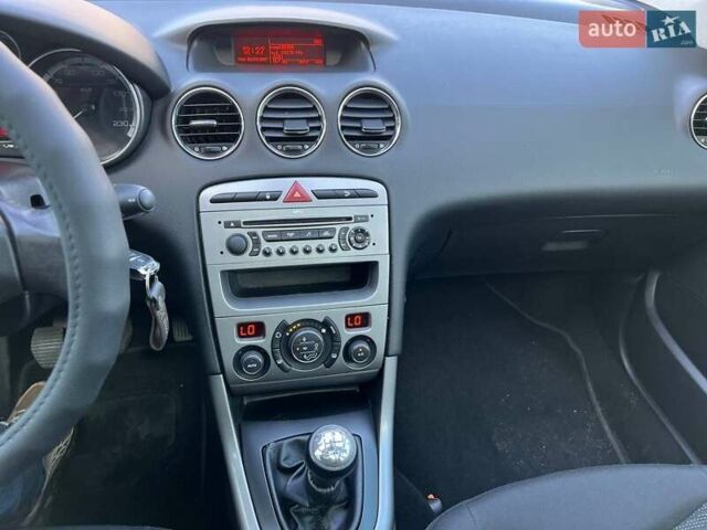 Серый Пежо 308, объемом двигателя 1.6 л и пробегом 316 тыс. км за 5300 $, фото 12 на Automoto.ua