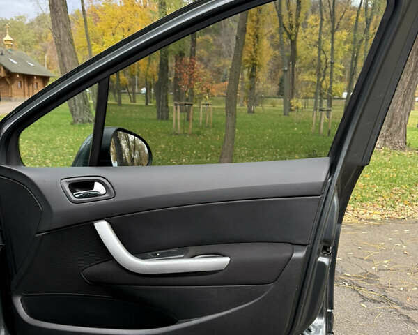 Серый Пежо 308, объемом двигателя 1.6 л и пробегом 330 тыс. км за 4400 $, фото 19 на Automoto.ua