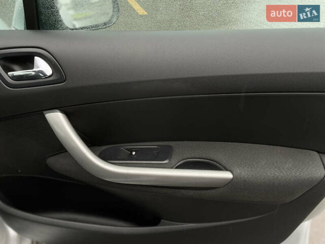 Сірий Пежо 308, об'ємом двигуна 1.6 л та пробігом 269 тис. км за 4444 $, фото 55 на Automoto.ua