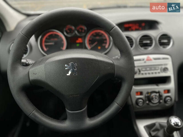 Сірий Пежо 308, об'ємом двигуна 1.6 л та пробігом 269 тис. км за 4444 $, фото 51 на Automoto.ua