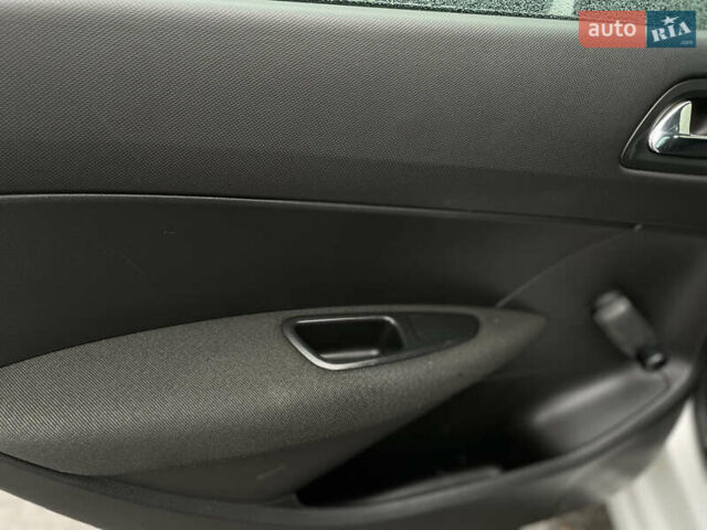Сірий Пежо 308, об'ємом двигуна 1.6 л та пробігом 269 тис. км за 4444 $, фото 46 на Automoto.ua