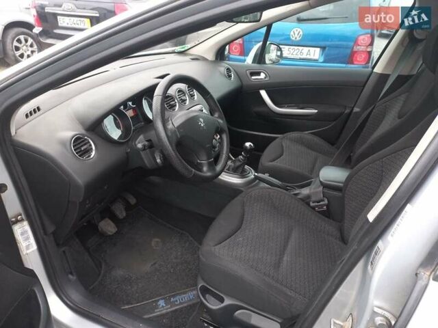 Пежо 308 2008 в Львове на Automoto.ua Серый Пежо 308, объемом двигателя 1.6 л и пробегом 235 тыс. км за 3900 $, фото 8 на Automoto.ua
