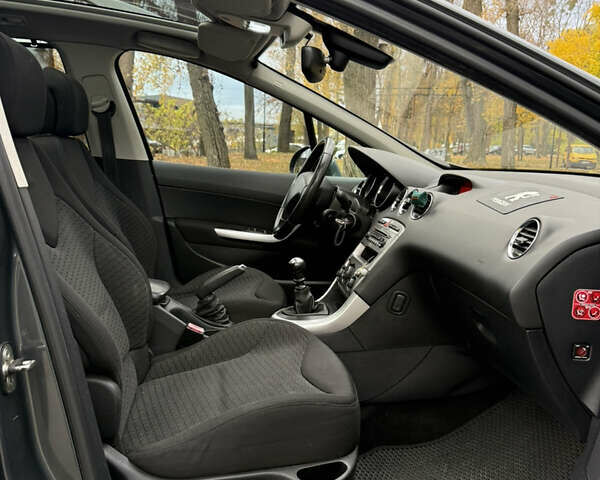 Серый Пежо 308, объемом двигателя 1.6 л и пробегом 330 тыс. км за 4400 $, фото 20 на Automoto.ua