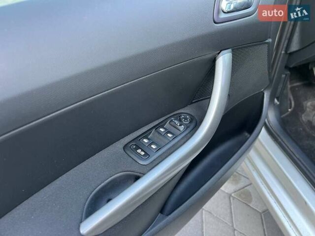 Серый Пежо 308, объемом двигателя 1.6 л и пробегом 316 тыс. км за 5300 $, фото 2 на Automoto.ua