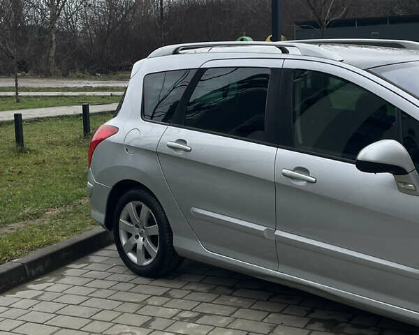 Серый Пежо 308, объемом двигателя 1.6 л и пробегом 285 тыс. км за 4400 $, фото 7 на Automoto.ua