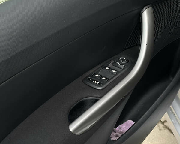 Серый Пежо 308, объемом двигателя 1.6 л и пробегом 285 тыс. км за 4400 $, фото 15 на Automoto.ua