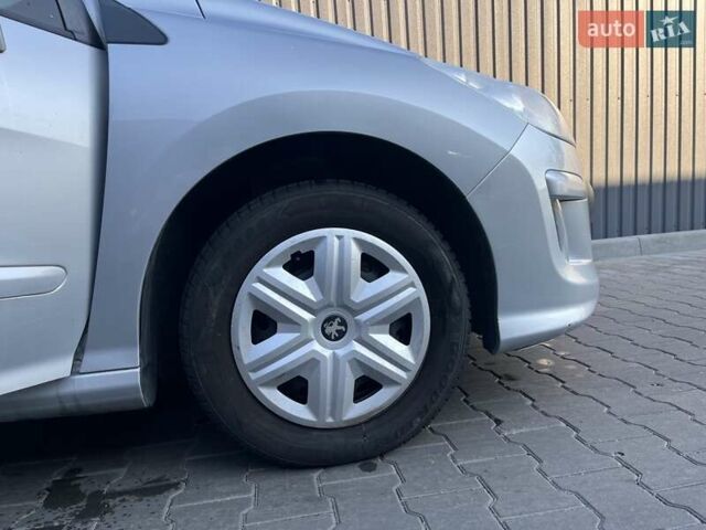 Серый Пежо 308, объемом двигателя 1.6 л и пробегом 161 тыс. км за 5500 $, фото 3 на Automoto.ua