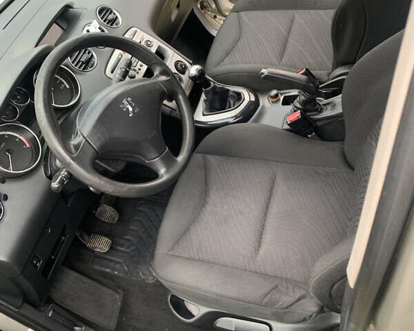 Серый Пежо 308, объемом двигателя 1.4 л и пробегом 132 тыс. км за 4900 $, фото 3 на Automoto.ua