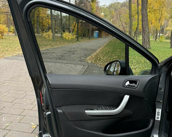 Серый Пежо 308, объемом двигателя 1.6 л и пробегом 330 тыс. км за 4400 $, фото 10 на Automoto.ua
