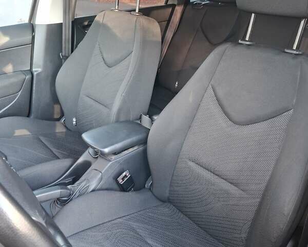 Серый Пежо 308, объемом двигателя 1.6 л и пробегом 217 тыс. км за 4200 $, фото 6 на Automoto.ua