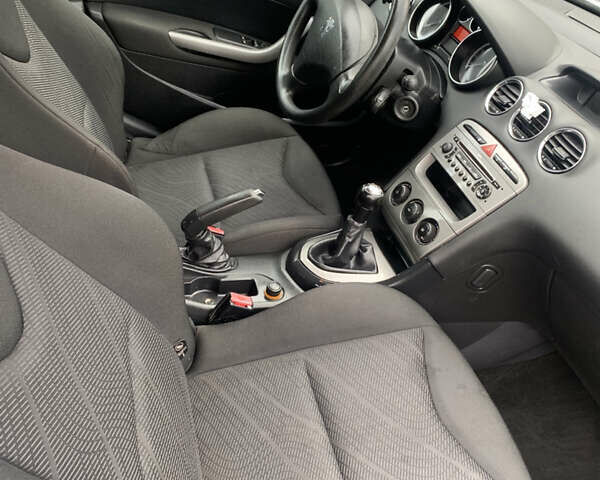 Серый Пежо 308, объемом двигателя 1.4 л и пробегом 132 тыс. км за 4900 $, фото 4 на Automoto.ua