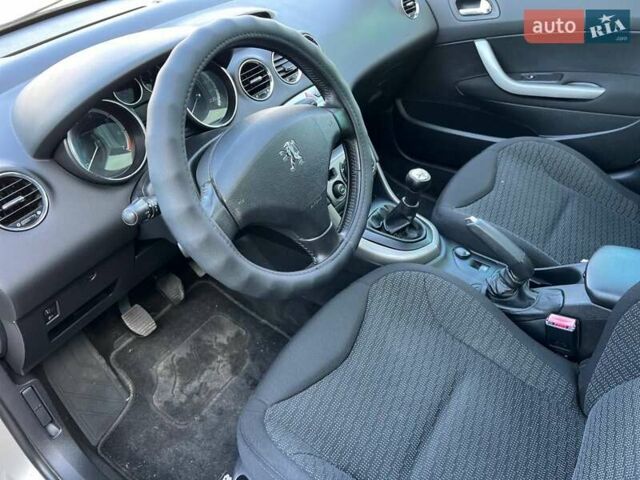 Серый Пежо 308, объемом двигателя 1.6 л и пробегом 316 тыс. км за 5300 $, фото 7 на Automoto.ua