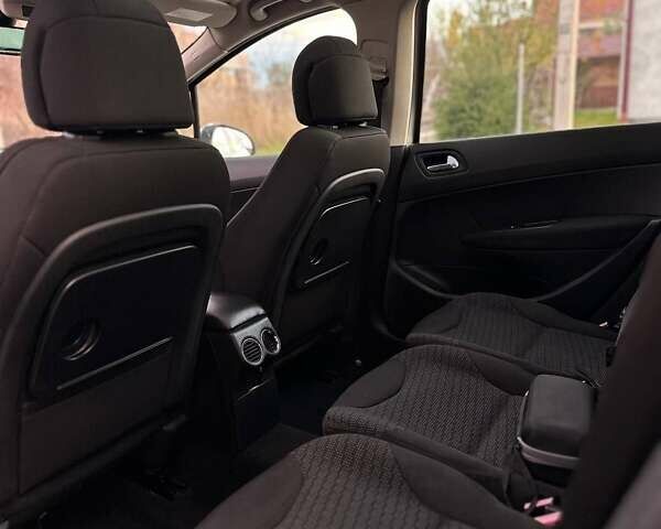 Серый Пежо 308, объемом двигателя 1.6 л и пробегом 237 тыс. км за 4900 $, фото 22 на Automoto.ua