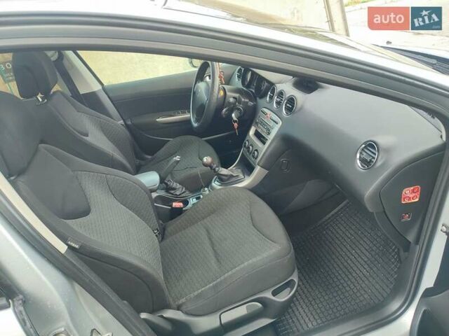 Серый Пежо 308, объемом двигателя 1.6 л и пробегом 290 тыс. км за 4650 $, фото 11 на Automoto.ua