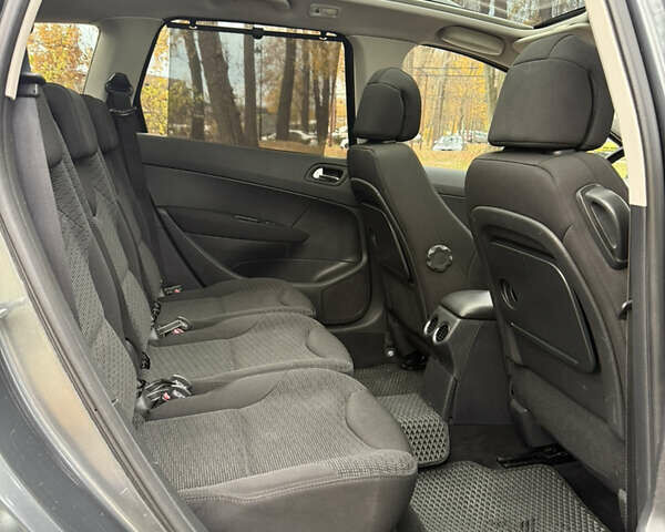 Серый Пежо 308, объемом двигателя 1.6 л и пробегом 330 тыс. км за 4400 $, фото 18 на Automoto.ua