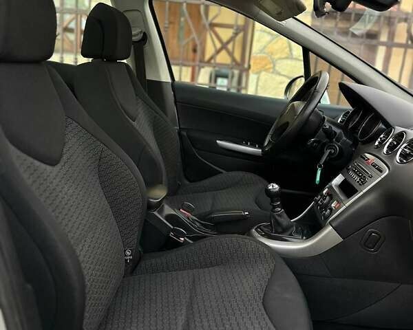 Серый Пежо 308, объемом двигателя 1.6 л и пробегом 237 тыс. км за 4900 $, фото 12 на Automoto.ua