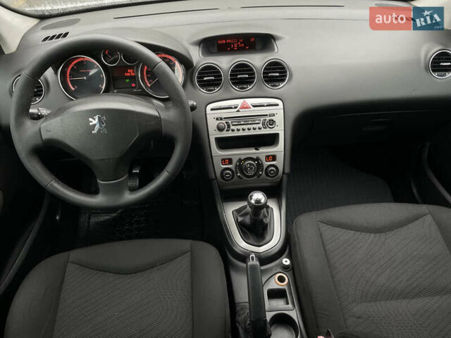 Сірий Пежо 308, об'ємом двигуна 1.6 л та пробігом 269 тис. км за 4444 $, фото 47 на Automoto.ua