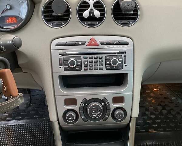 Серый Пежо 308, объемом двигателя 1.6 л и пробегом 253 тыс. км за 5500 $, фото 4 на Automoto.ua