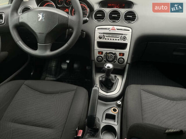Сірий Пежо 308, об'ємом двигуна 1.6 л та пробігом 269 тис. км за 4444 $, фото 49 на Automoto.ua