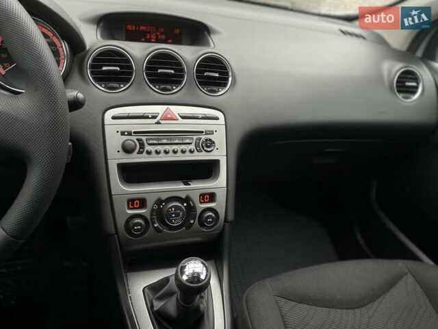 Сірий Пежо 308, об'ємом двигуна 1.6 л та пробігом 269 тис. км за 4444 $, фото 60 на Automoto.ua
