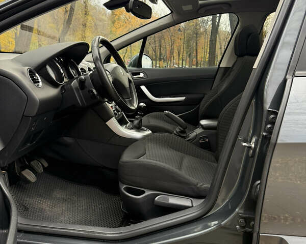 Серый Пежо 308, объемом двигателя 1.6 л и пробегом 330 тыс. км за 4400 $, фото 11 на Automoto.ua