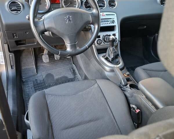 Серый Пежо 308, объемом двигателя 1.6 л и пробегом 217 тыс. км за 4200 $, фото 5 на Automoto.ua