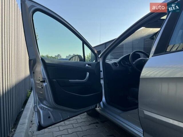 Серый Пежо 308, объемом двигателя 1.6 л и пробегом 161 тыс. км за 5500 $, фото 9 на Automoto.ua