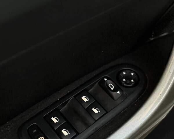 Серый Пежо 308, объемом двигателя 1.6 л и пробегом 237 тыс. км за 4900 $, фото 25 на Automoto.ua