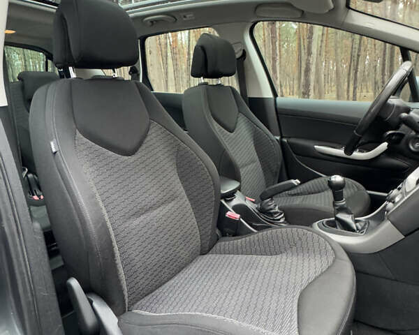 Серый Пежо 308, объемом двигателя 1.6 л и пробегом 265 тыс. км за 5999 $, фото 1 на Automoto.ua