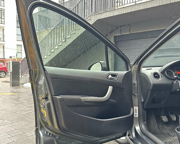 Серый Пежо 308, объемом двигателя 1.6 л и пробегом 247 тыс. км за 4250 $, фото 12 на Automoto.ua