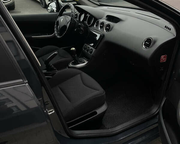 Серый Пежо 308, объемом двигателя 1.6 л и пробегом 230 тыс. км за 4450 $, фото 17 на Automoto.ua