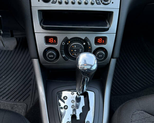 Сірий Пежо 308, об'ємом двигуна 1.6 л та пробігом 231 тис. км за 6150 $, фото 28 на Automoto.ua
