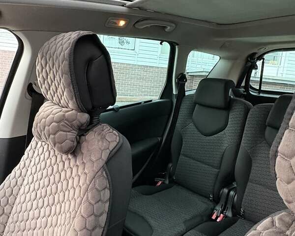 Серый Пежо 308, объемом двигателя 1.56 л и пробегом 277 тыс. км за 5200 $, фото 20 на Automoto.ua