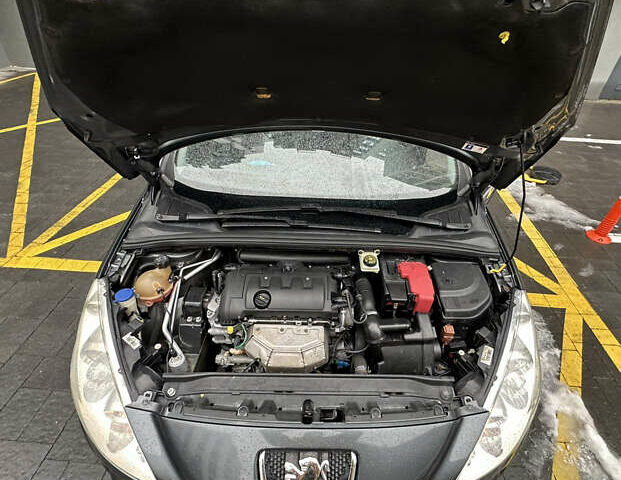 Серый Пежо 308, объемом двигателя 1.6 л и пробегом 247 тыс. км за 4250 $, фото 18 на Automoto.ua