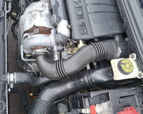 Пежо 308 2009 у Коростышеве на Automoto.ua Сірий Пежо 308, об'ємом двигуна 1.56 л та пробігом 310 тис. км за 5450 $, фото 7 на Automoto.ua