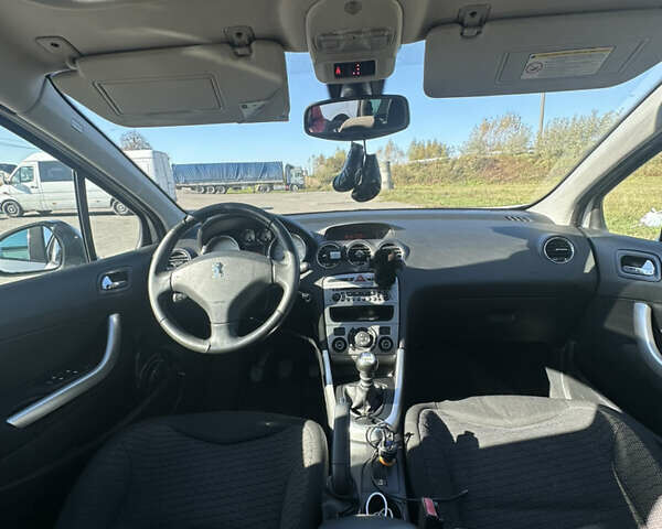Пежо 308 2009 в Львове на Automoto.ua Серый Пежо 308, объемом двигателя 1.6 л и пробегом 490 тыс. км за 5500 $, фото 8 на Automoto.ua