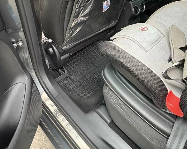 Серый Пежо 308, объемом двигателя 1.56 л и пробегом 277 тыс. км за 5200 $, фото 14 на Automoto.ua