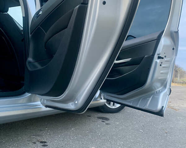 Серый Пежо 308, объемом двигателя 1.56 л и пробегом 290 тыс. км за 5600 $, фото 11 на Automoto.ua