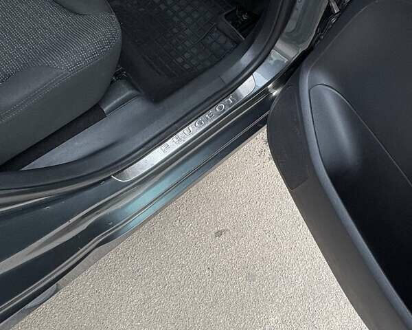 Серый Пежо 308, объемом двигателя 1.56 л и пробегом 277 тыс. км за 5200 $, фото 10 на Automoto.ua