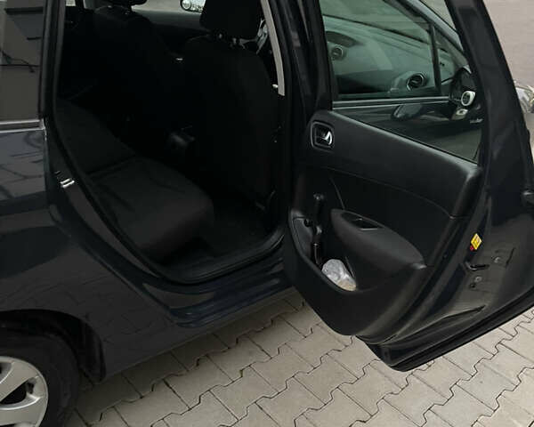 Серый Пежо 308, объемом двигателя 1.6 л и пробегом 230 тыс. км за 4450 $, фото 18 на Automoto.ua