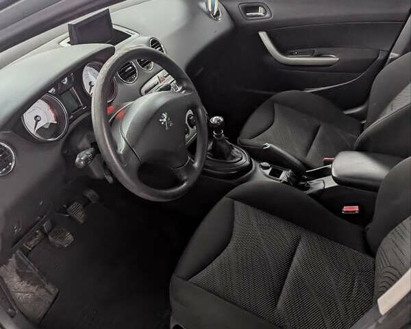 Серый Пежо 308, объемом двигателя 1.6 л и пробегом 202 тыс. км за 5250 $, фото 8 на Automoto.ua