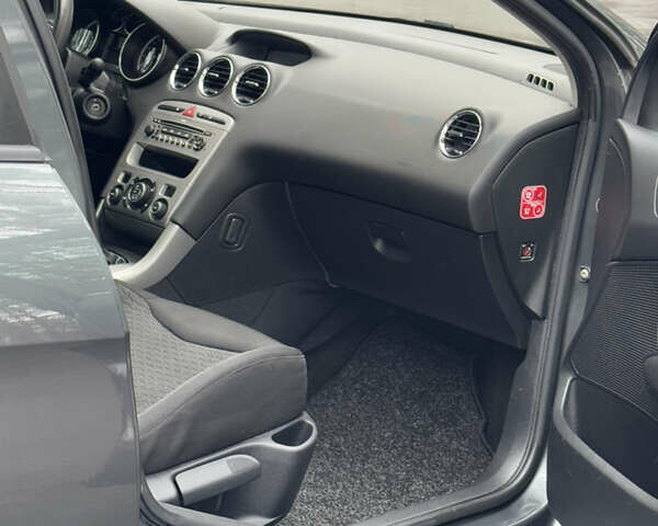 Серый Пежо 308, объемом двигателя 1.6 л и пробегом 265 тыс. км за 5999 $, фото 38 на Automoto.ua